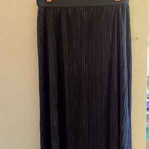 VIVID MICROPLEATED MIDI SKIRT